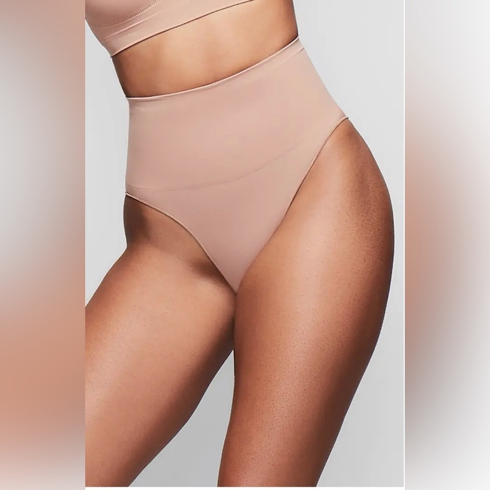 Skims Core Control Briefs Umber Size S/M